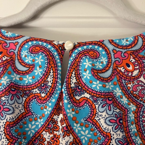 J McLaughlin women’s blue, pink and red sleeveless top, size medium - Picture 3 of 6